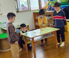 幼兒園親子活動-學習區體驗、動手包潤餅:1140402兒童節親子活動52_0