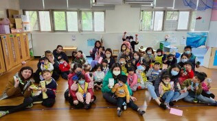 幼兒園親子活動-學習區體驗、動手包潤餅:1140402兒童節親子活動61_0