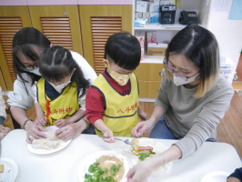 幼兒園親子活動-學習區體驗、動手包潤餅:8課程活動165_0